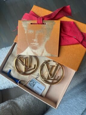 Louis Vuitton Gold LV Louise Circle Hoop Earrings